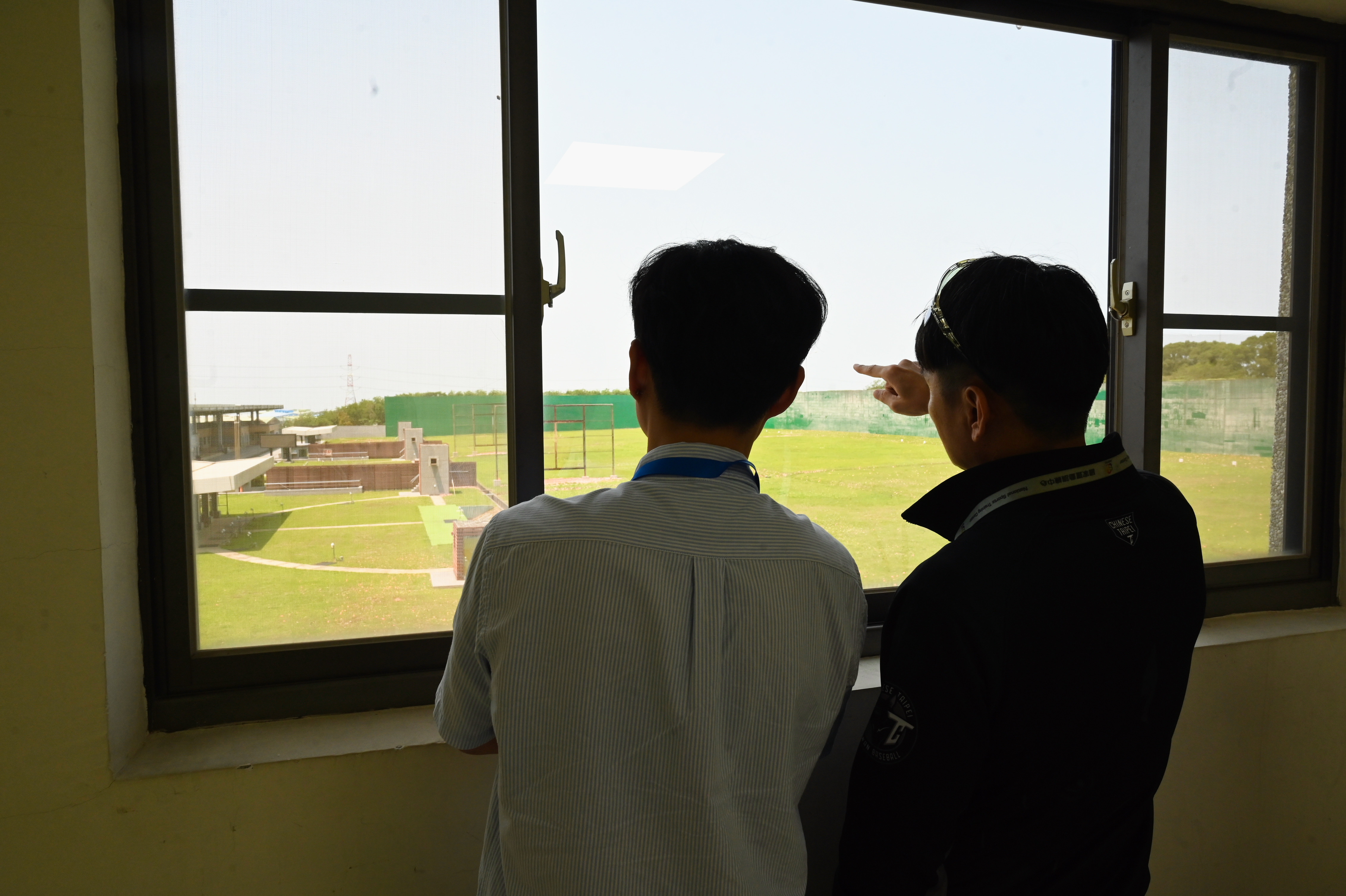 從室內角度眺望飛靶區整體的環境概況